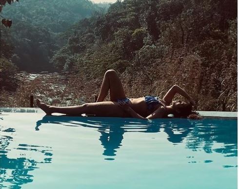 బికినీ ఫోటోతో మత్తెక్కిస్తున్న అవికా గోర్ !