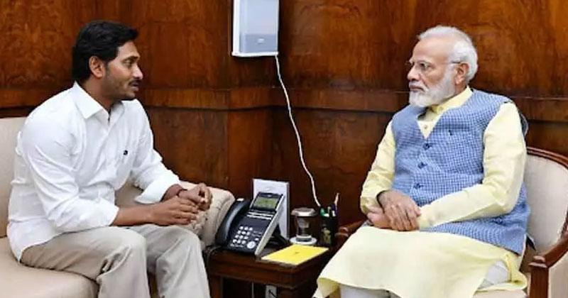 ఇక్కడ జగన్, అక్కడ మోడీ.. షాకులు సేమ్ టు సేమ్.!