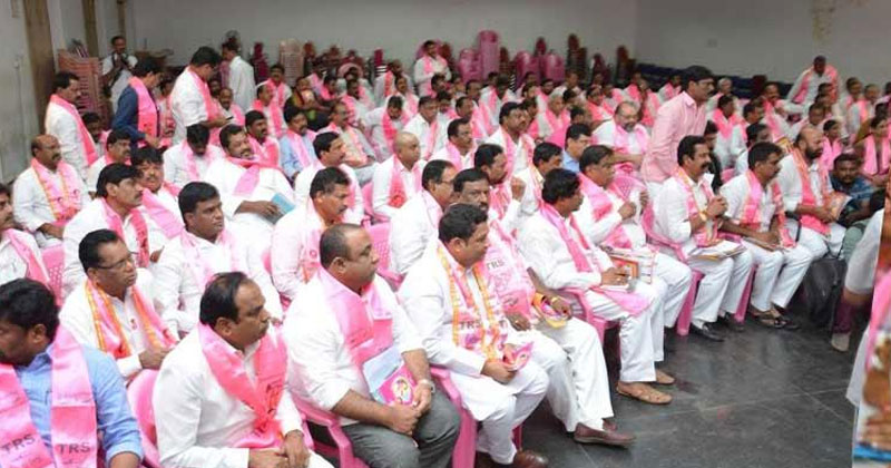 బీజేపీలోకి 30 మంది టిఆర్ఎస్ ఎమ్మెల్యేలు.. అదే ముహూర్తం ?