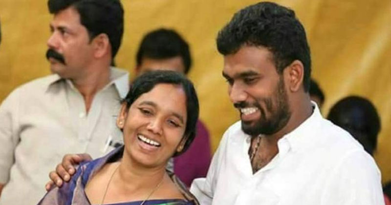 కిరాయి హంతకులు, ఐటం గాళ్ళు.. పరిటాల శ్రీరామ్‌కు పంచ్ మీద పంచ్ 