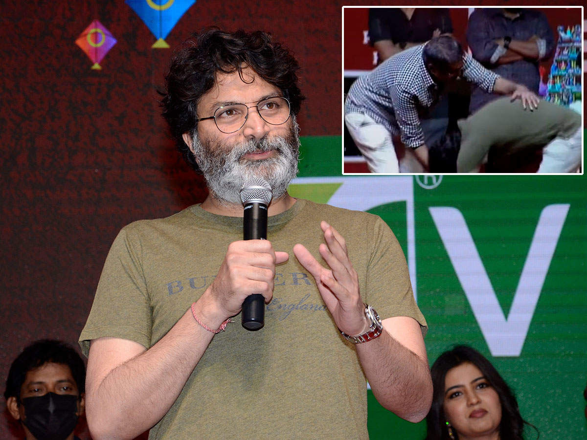 Trivikram touches Sravanthi Ravi Kishore Feet