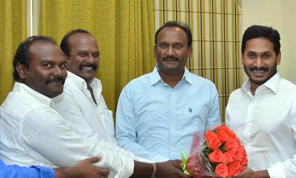 వైస్సార్సీపీ నేత ఆమంచి కృష్ణమోహన్‌కు సీబీఐ షాక్