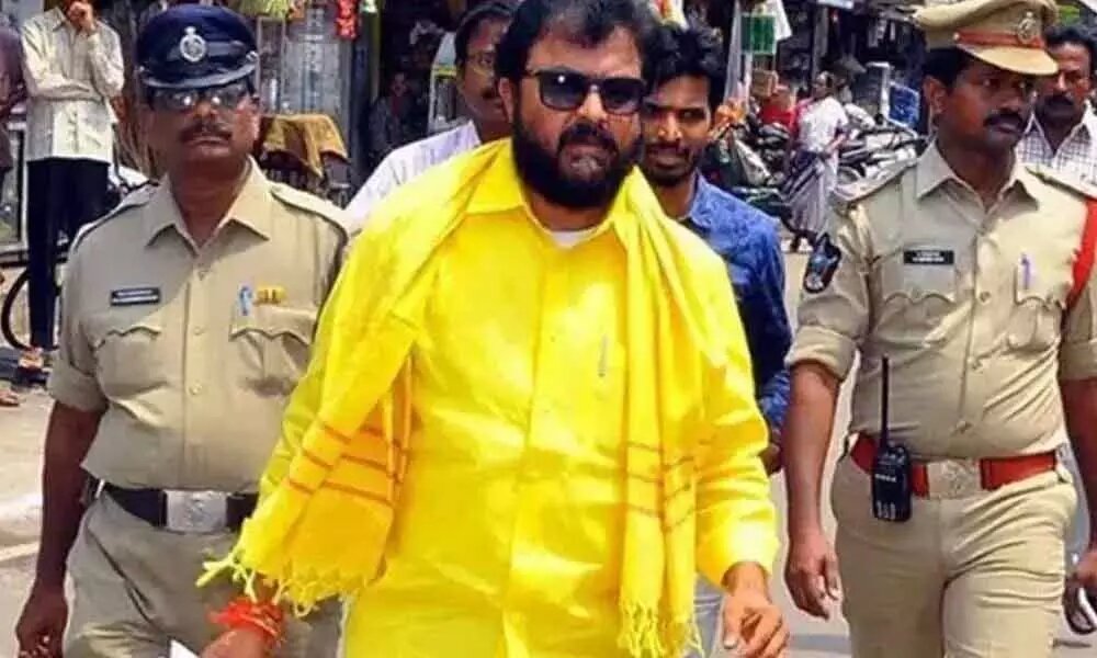 దూకుడు తగ్గించుకోని చింతమనేని ప్రభాకర్… షాక్ ఇచ్చిన ఏలూరు డీఎస్పీ