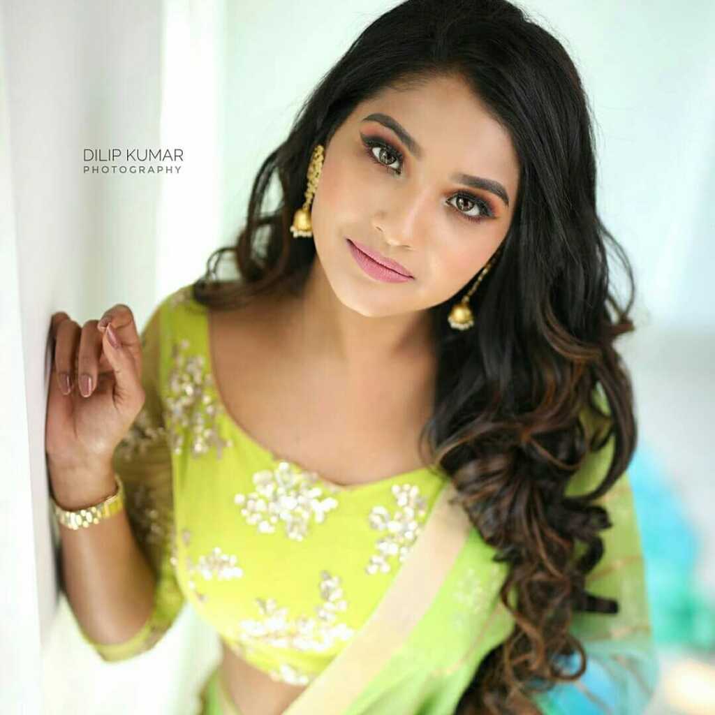 Sharanya Turadi Stylish Looks Sharanya Turadi Stylish Looks