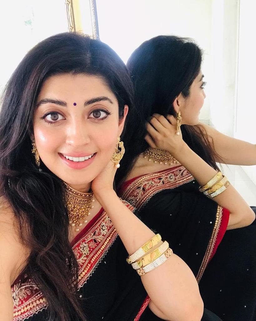 Pranitha Subhash Stylish Looks Pranitha Subhash Stylish Looks