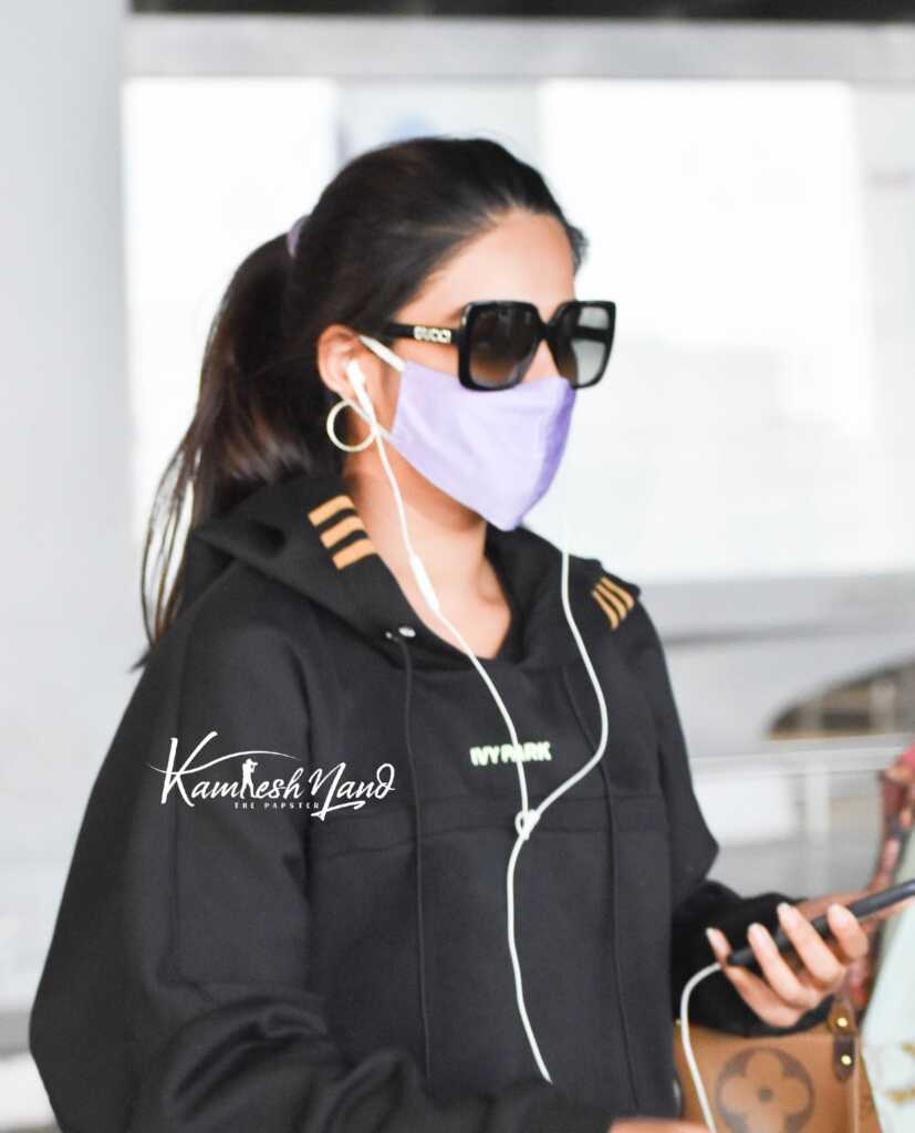 Nidhhi Agerwal Joshful Pics