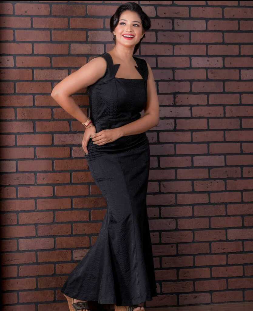 Sharanya Turadi Stylish Looks Sharanya Turadi Stylish Looks