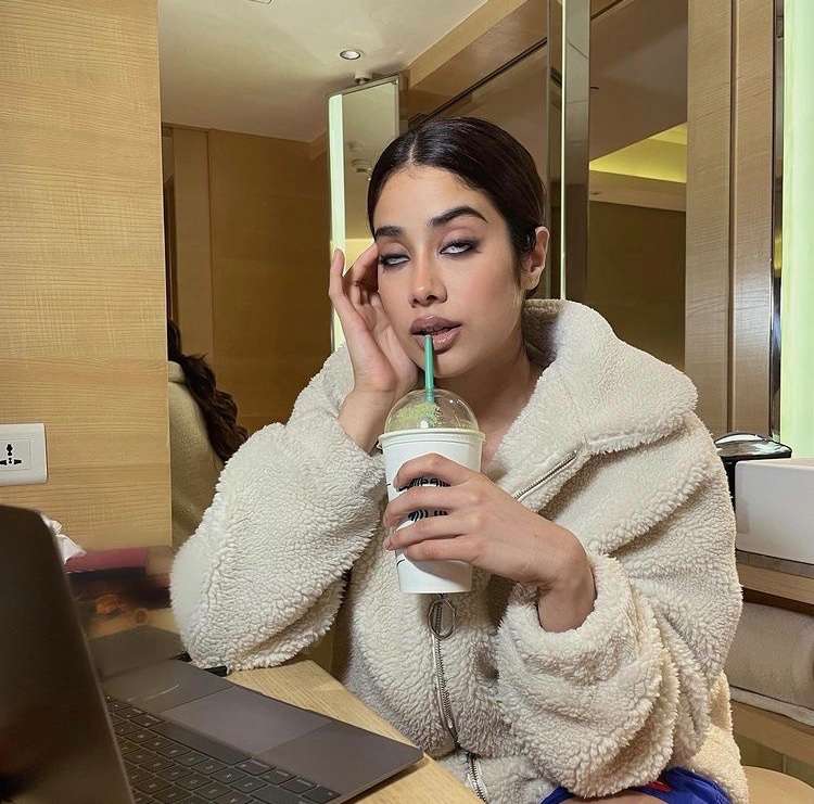 Janhvi Kapoor New Wallpapers Janhvi Kapoor New Wallpapers