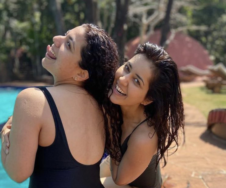 Raashi Khanna pool in Goa Pics Raashi Khanna pool in Goa Pics