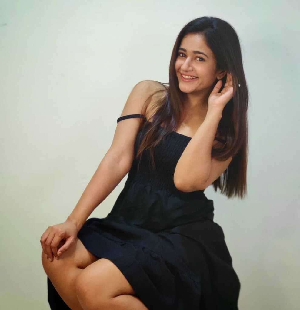 Poonam Bajwa Joshful Clicks