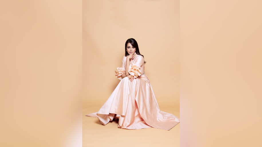 Catherine Tresa Dazzles in pink in this Latest Pics Catherine Tresa Dazzles in pink in this Latest Pics