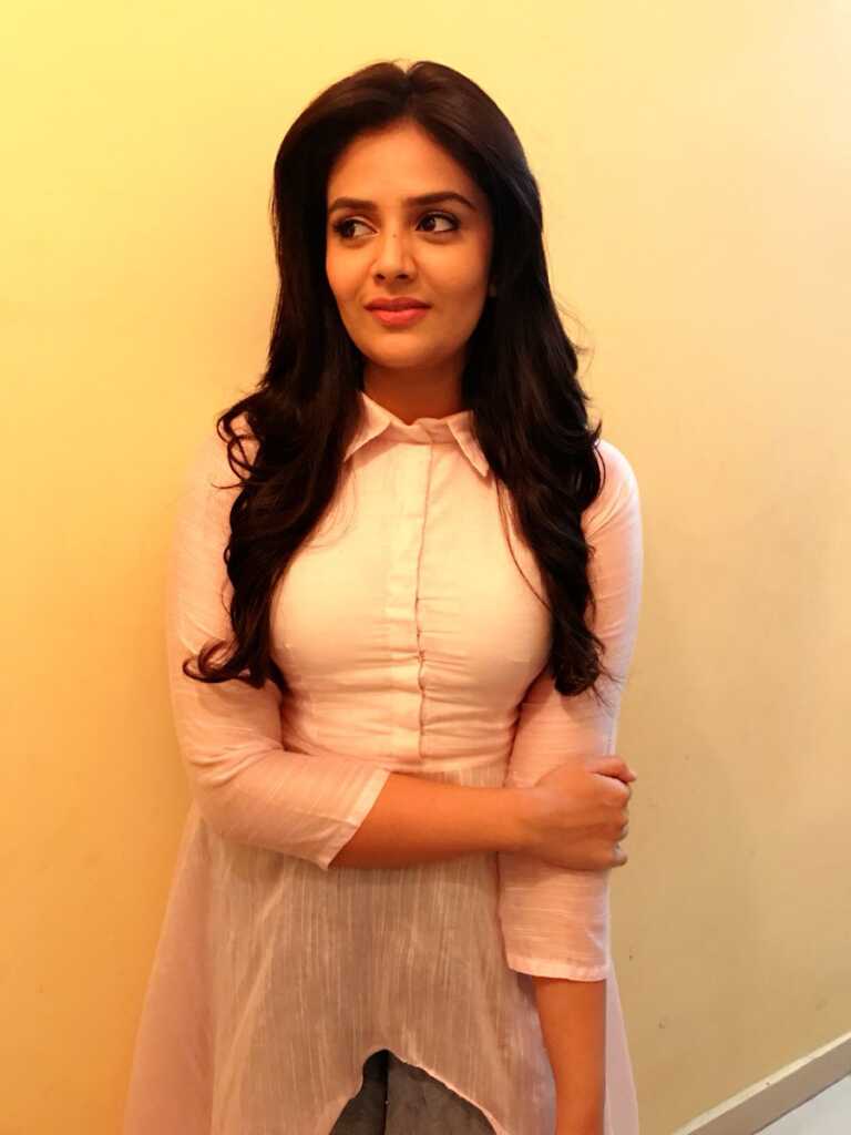 Sreemukhi Enjoying Her Vacation At Goa Trip Pics