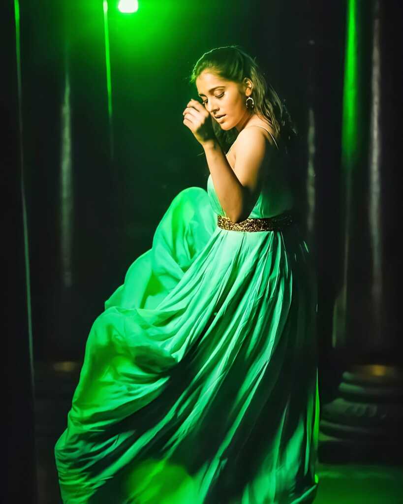 Rashmi Gautam Beautiful Stills