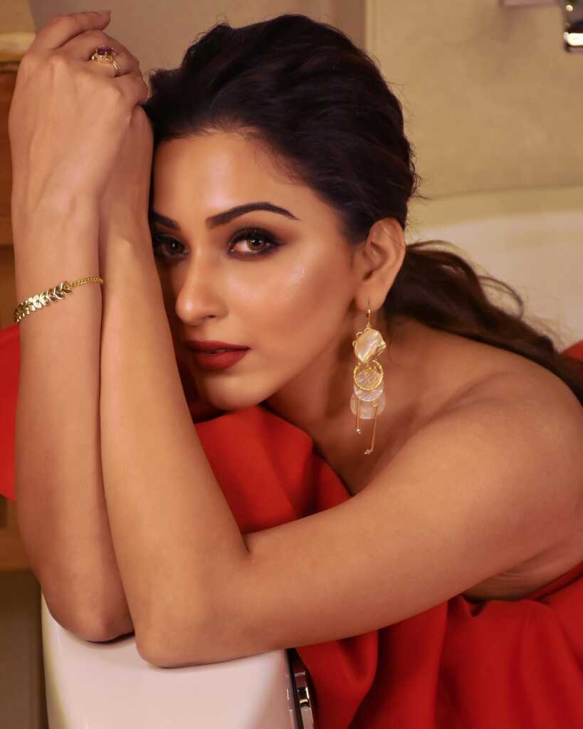 Eshanya Maheshwari Red Dress Looks Eshanya Maheshwari Red Dress Looks