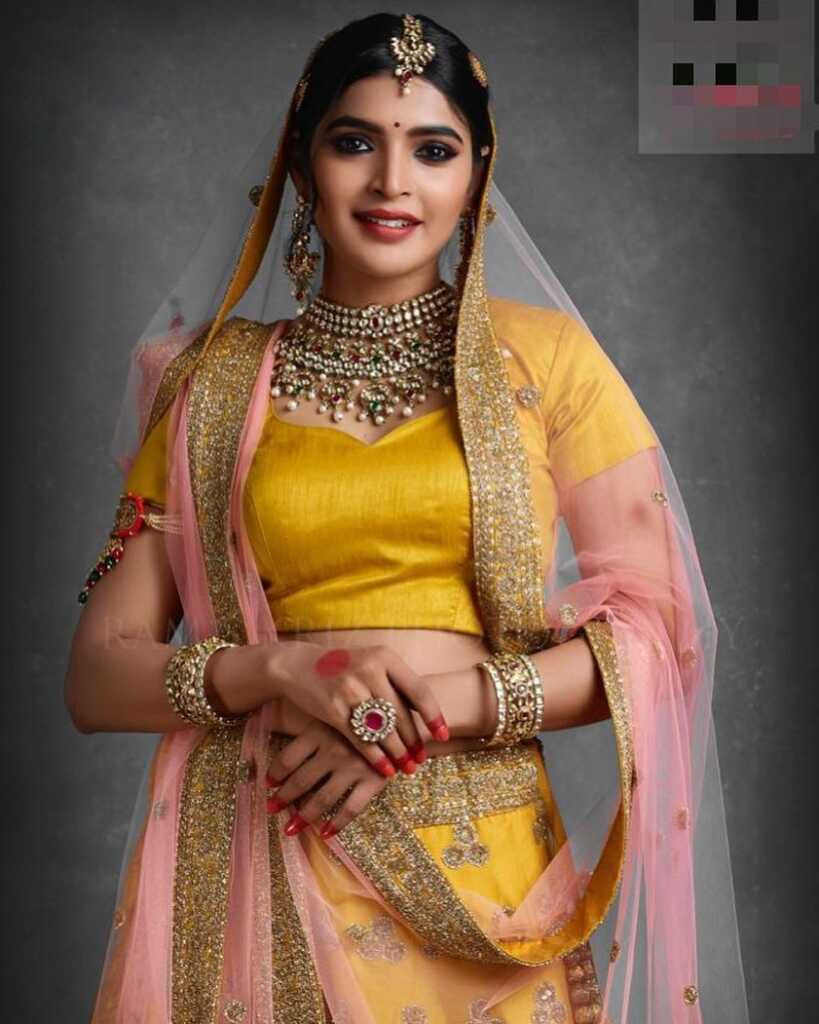 Krithi Shetty Beautiful Looks