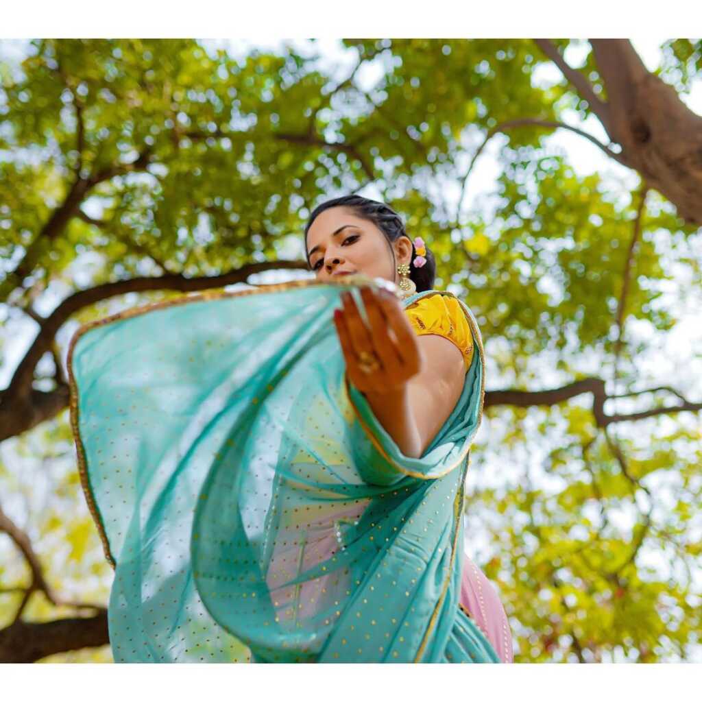 Anasuya Bharadwaj Stylish Looks