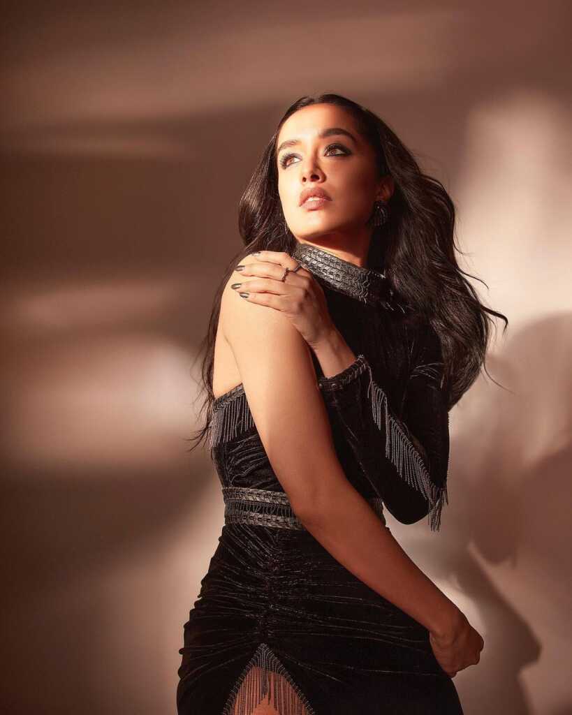 Shraddha Kapoor Black Dress Stills