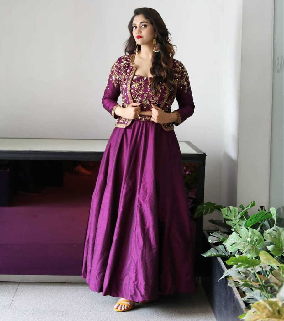 Surbhi Amazing Looks