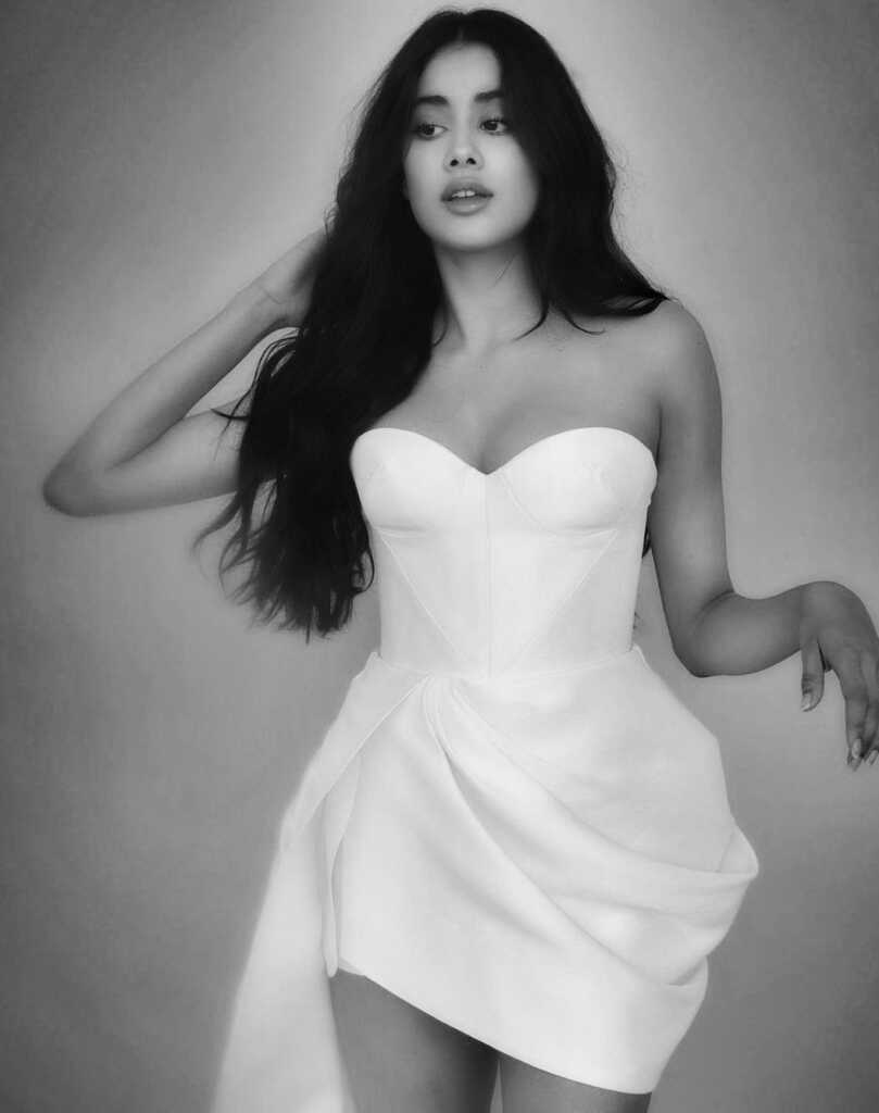 Janhvi Kapoor Latest Istagram Photos