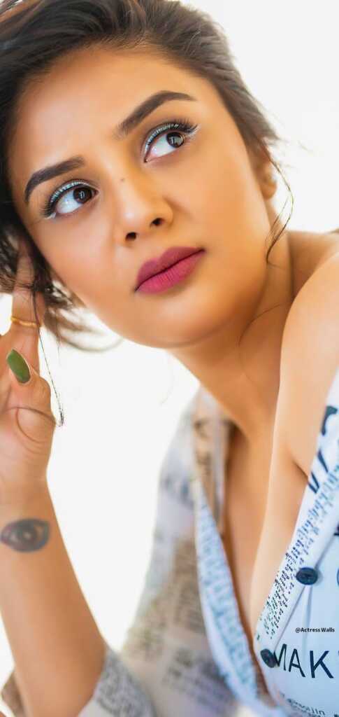 SreeMukhi News Papers Dress Stills SreeMukhi News Papers Dress Stills