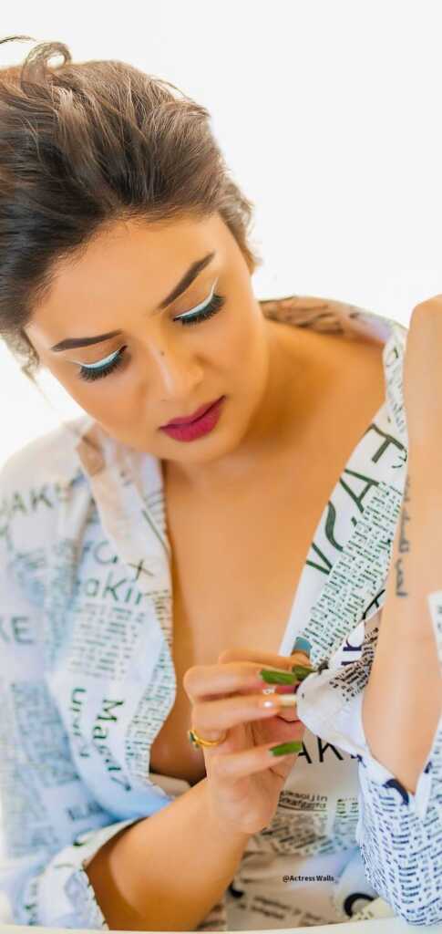 SreeMukhi News Papers Dress Stills SreeMukhi News Papers Dress Stills