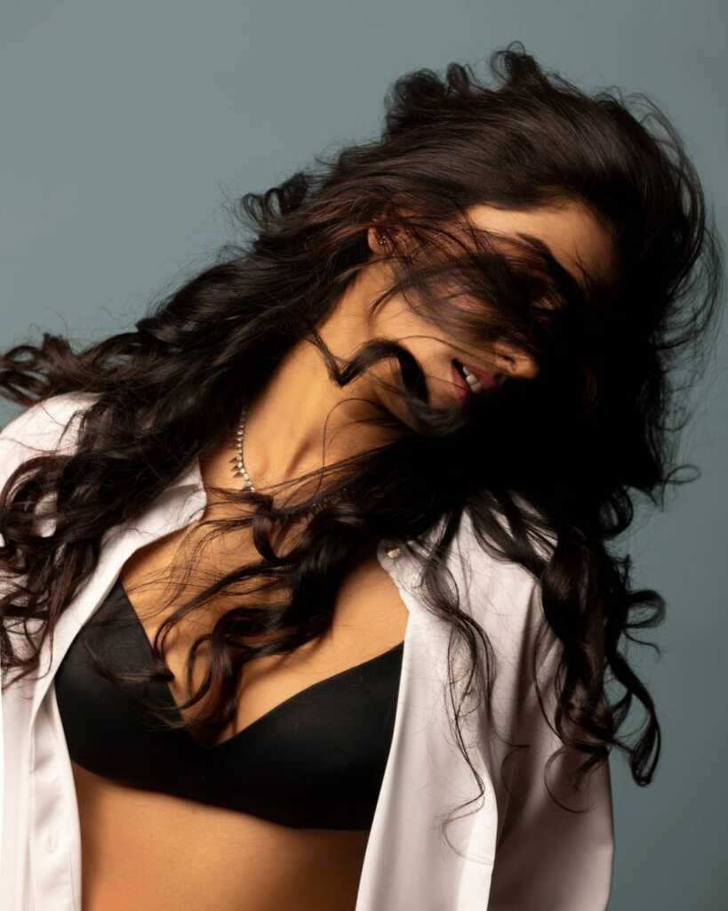 Vishnu Priya Latest Pictures