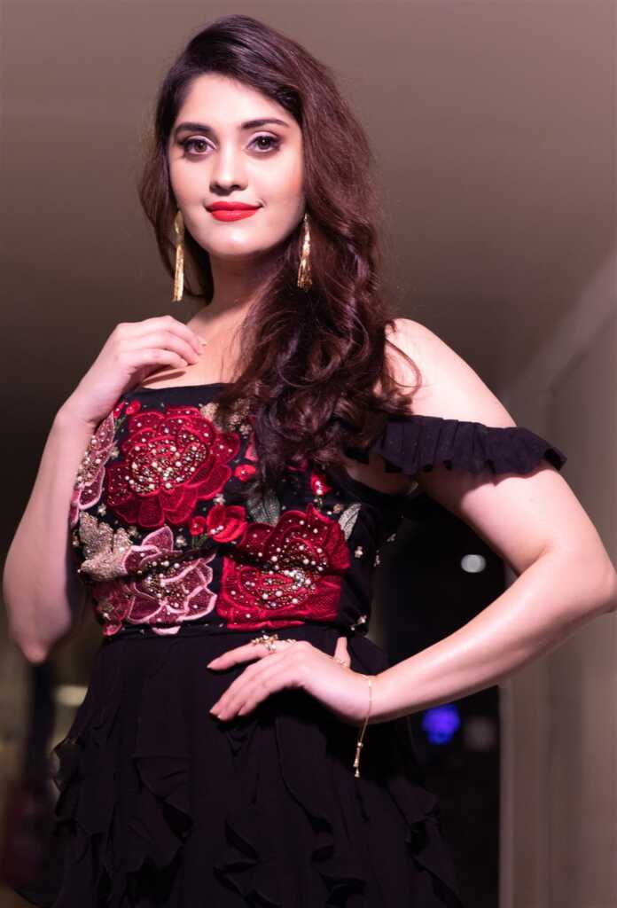 Surbhi Amazing Looks