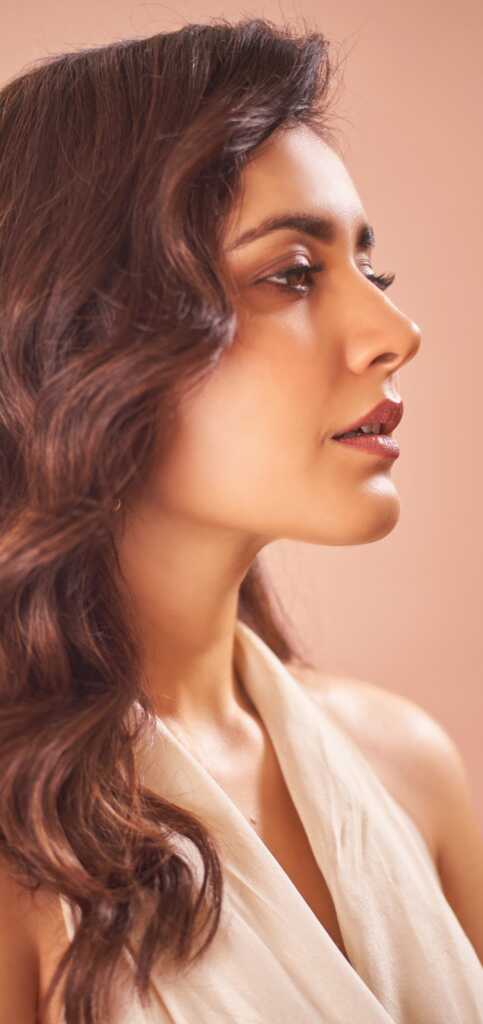 Raashi Khanna Gorgeous Pictures