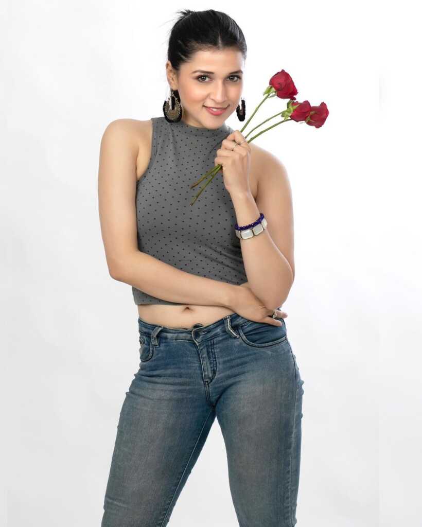 Mannara Chopra Valentine’s Day Special pictures