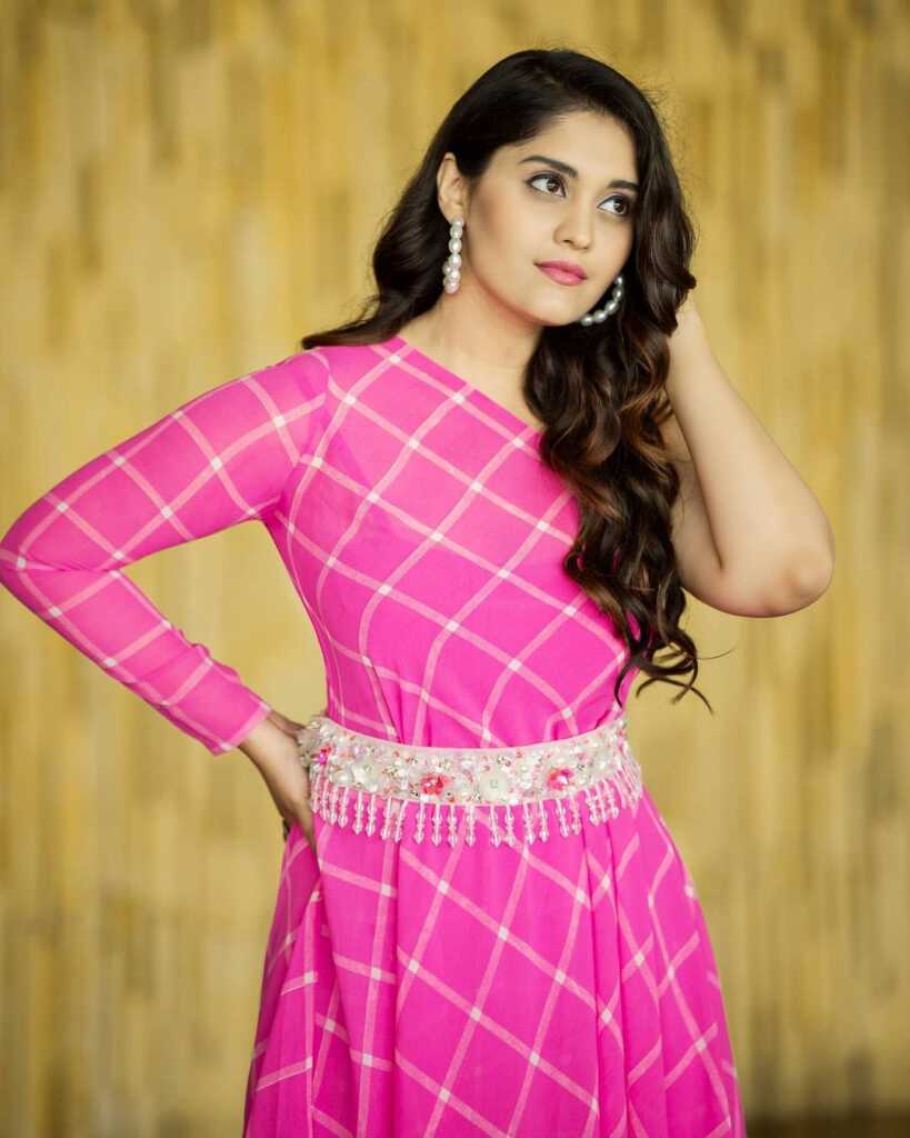 Surbhi Amazing Looks