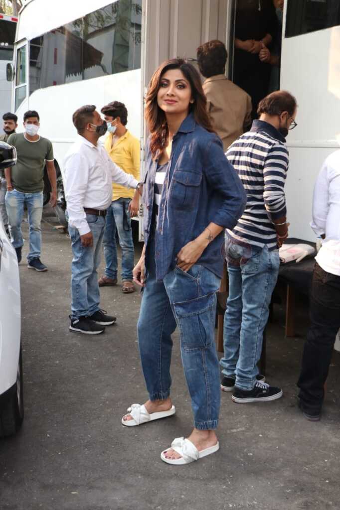 Shilpa Shetty Red Saree Stills