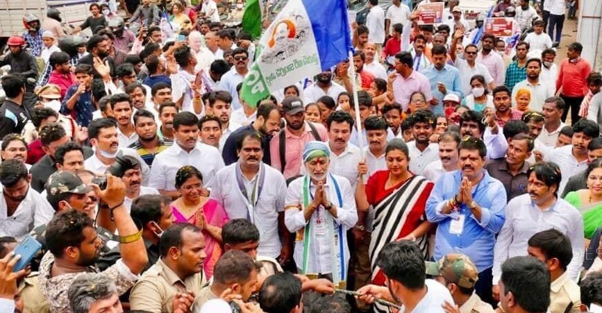 ప్రజల ఆకాంక్షను వైసీపీ నెరవేరుస్తుందని విజయసాయి రెడ్డి భరోసా !