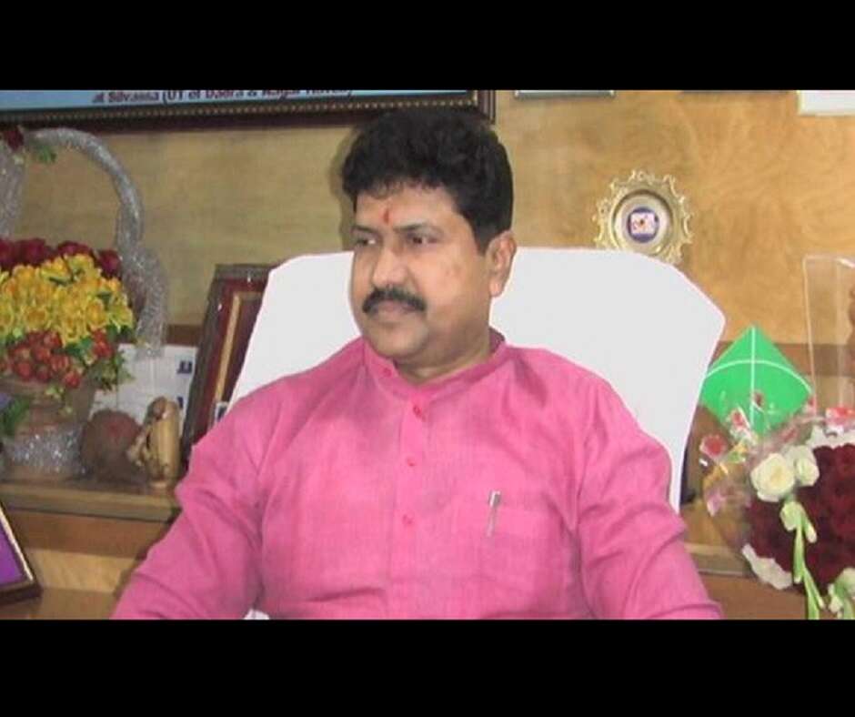 బ్రేకింగ్ : ఎంపీ మోహన్‌ దేల్కర్‌ ఆత్మహత్య !