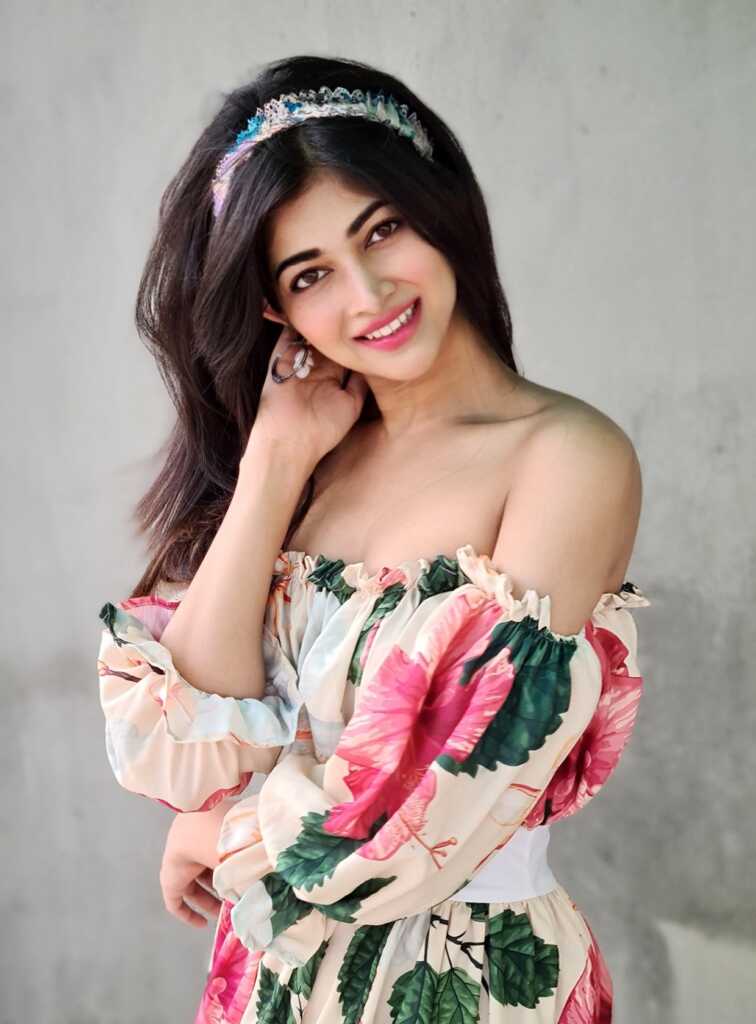 Srijitaa Beautiful Photos