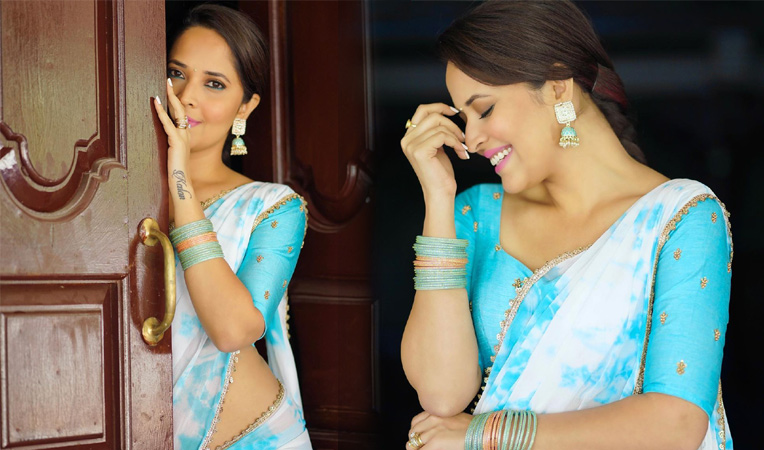 Anasuya Bharadwaj Beautiful Blue Saree Pics