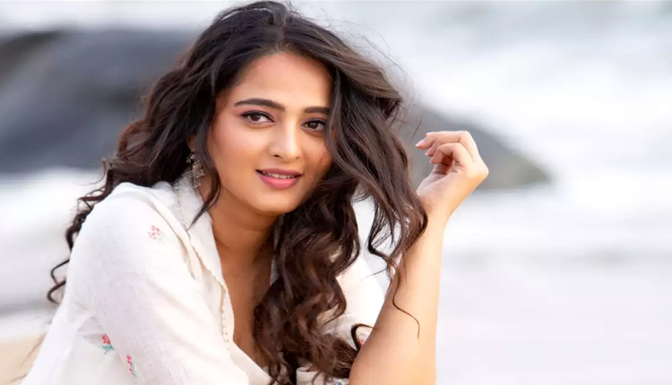 హ‌మ్మ‌య్య‌.. అనుష్క మ‌రో సినిమాకు గ్రీన్ సిగ్న‌ల్ ఇచ్చింది..!