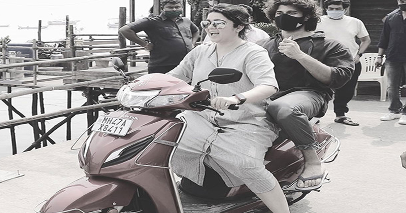 విజ‌య్ దేవ‌ర‌కొండ‌ను బైక్‌పై ఎక్కించుకొని ముంబై వీధుల్లో చ‌క్క‌ర్లు కొట్టిన పంజాబీ ముద్దుగుమ్మ‌