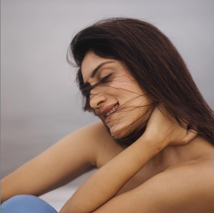 Dhanya Balakrishna hot pic goes viarl