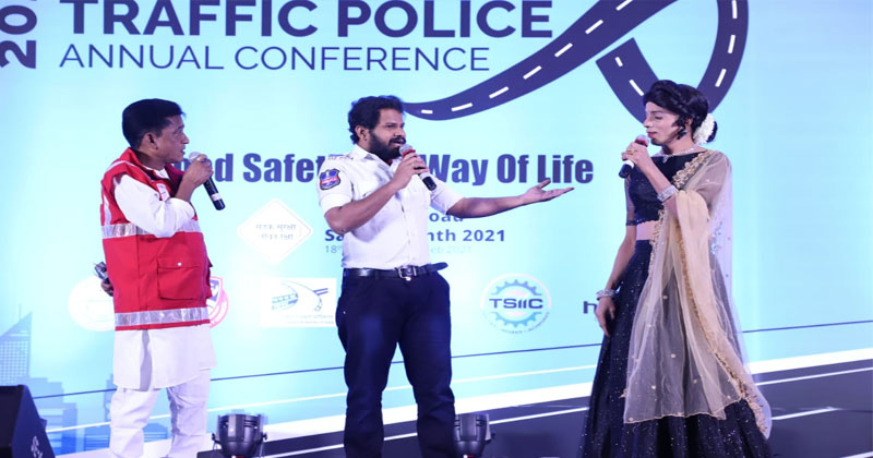 ఎన్టీఆర్ కాళ్ళ‌పై ప‌డ్డ జ‌బ‌ర్ద‌‌స్త్ న‌టుడు.. అలా చేయోద్దంటూ జూనియ‌ర్ సూచ‌న‌