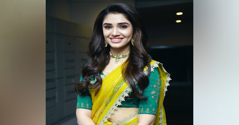 నిర్మాత‌ల‌కు క‌ళ్ళు బైర్లు క‌మ్మిస్తున్న ఉప్పెన బ్యూటీ..!