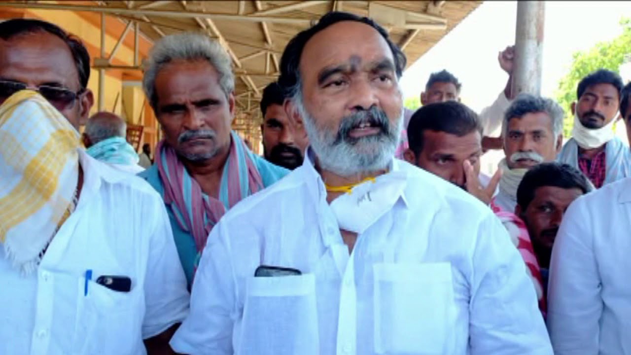 సొంత పార్టీ ఎమ్మెల్యేపై మండిపడుతున్న వైసీపీ కార్యకర్తలు !