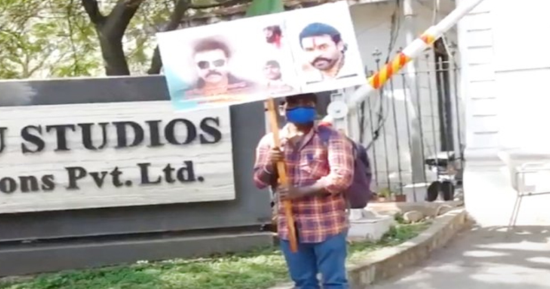 ఇదెక్క‌డి పిచ్చి.. అభిమాన హీరోను క‌లిసేందుకు 140 కి.మీ పాద‌యాత్ర‌