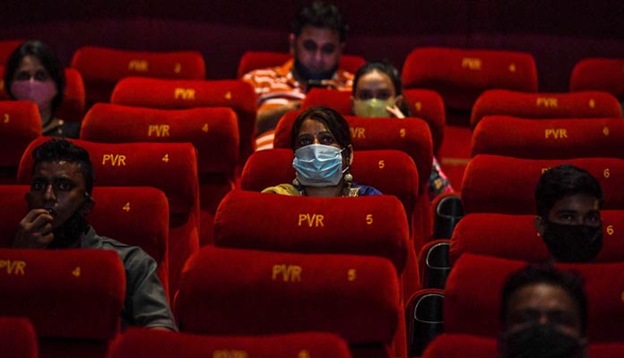 విలవిల్లాడిపోతున్న బాలీవుడ్ ఇండస్ట్రీ.. నో కలెక్షన్స్