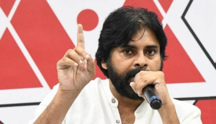 కాపు సామాజిక వర్గం పవన్ వైపుకు వెళ్ళిపోతుందా.?