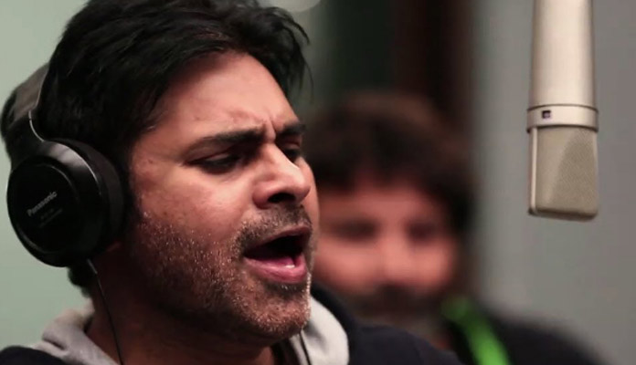 పవన్ కళ్యాణ్ మరోసారి గొంతు సవరిస్తున్నాడా ?