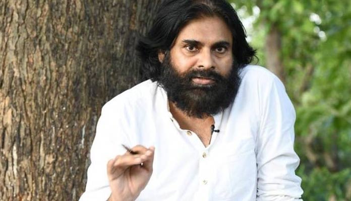 పవ‌న్‌ను సెట్లోనే కట్టేసిన నిర్మాతలు ?