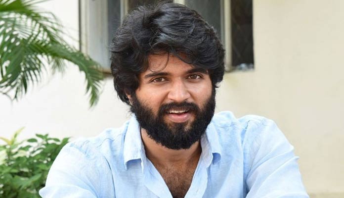 పవన్ సినిమాతోనే శుభారంభం చేయనున్న విజయ్ దేవరకొండ