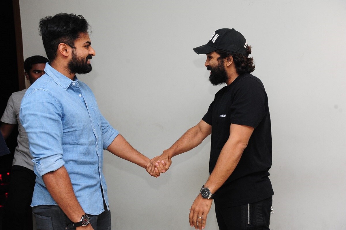 ఉప్పెన సినిమా చూస్తూ కంటతడి పెట్టుకున్న బన్నీ!