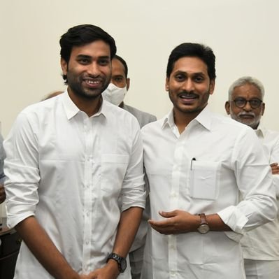 దేవినేని అవినాష్‌కు పెద్ద బాధ్యతే అప్పజెప్పిన సీఎం జగన్ ?