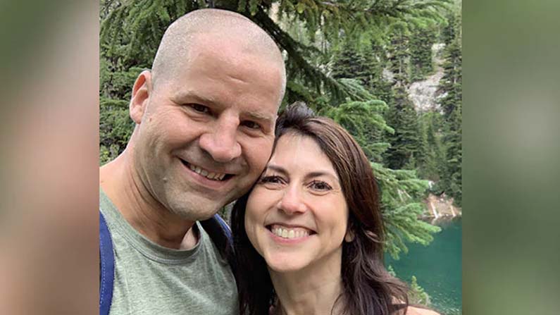 రెండో వివాహం చేసుకున్న అమెజాన్‌ వ్యవస్థాపకుడి మాజీ భార్య !